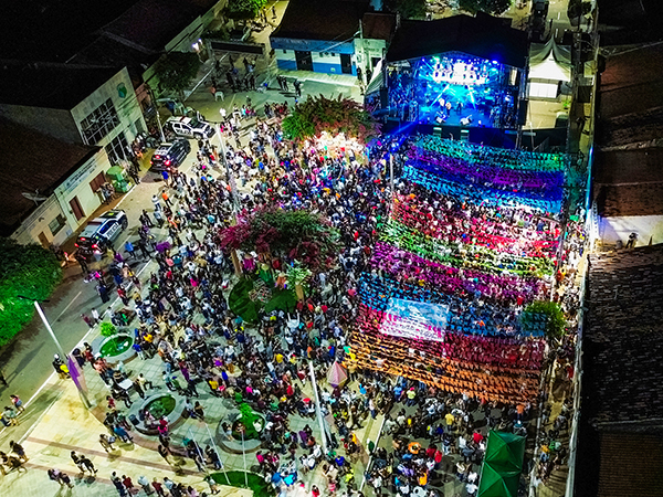 Multidão, alegria e paz marcam a Festa de São João do Povo de Granjeiro