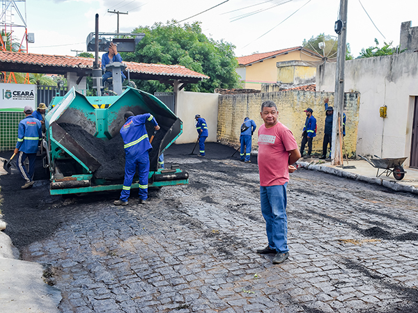 Prefeitura de Granjeiro implanta asfalto novo em quatro localidades